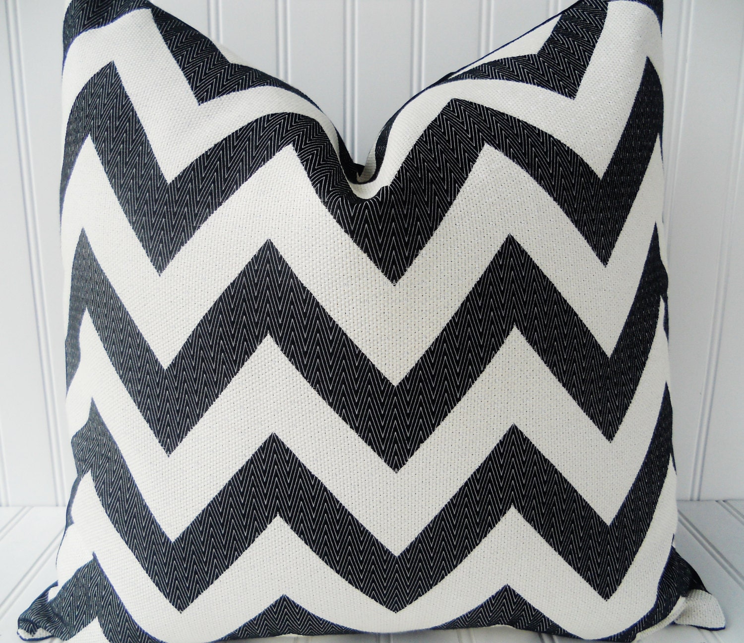 Black and White Zig Zag Chevron Pillow - 18 x 18 inch Throw Pillow, Designer Pillow Cover