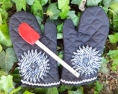 Zebra Oven Mitt Set -  Insulated Hot Pad, Wild Crow Farm, Zebra Kitchen
