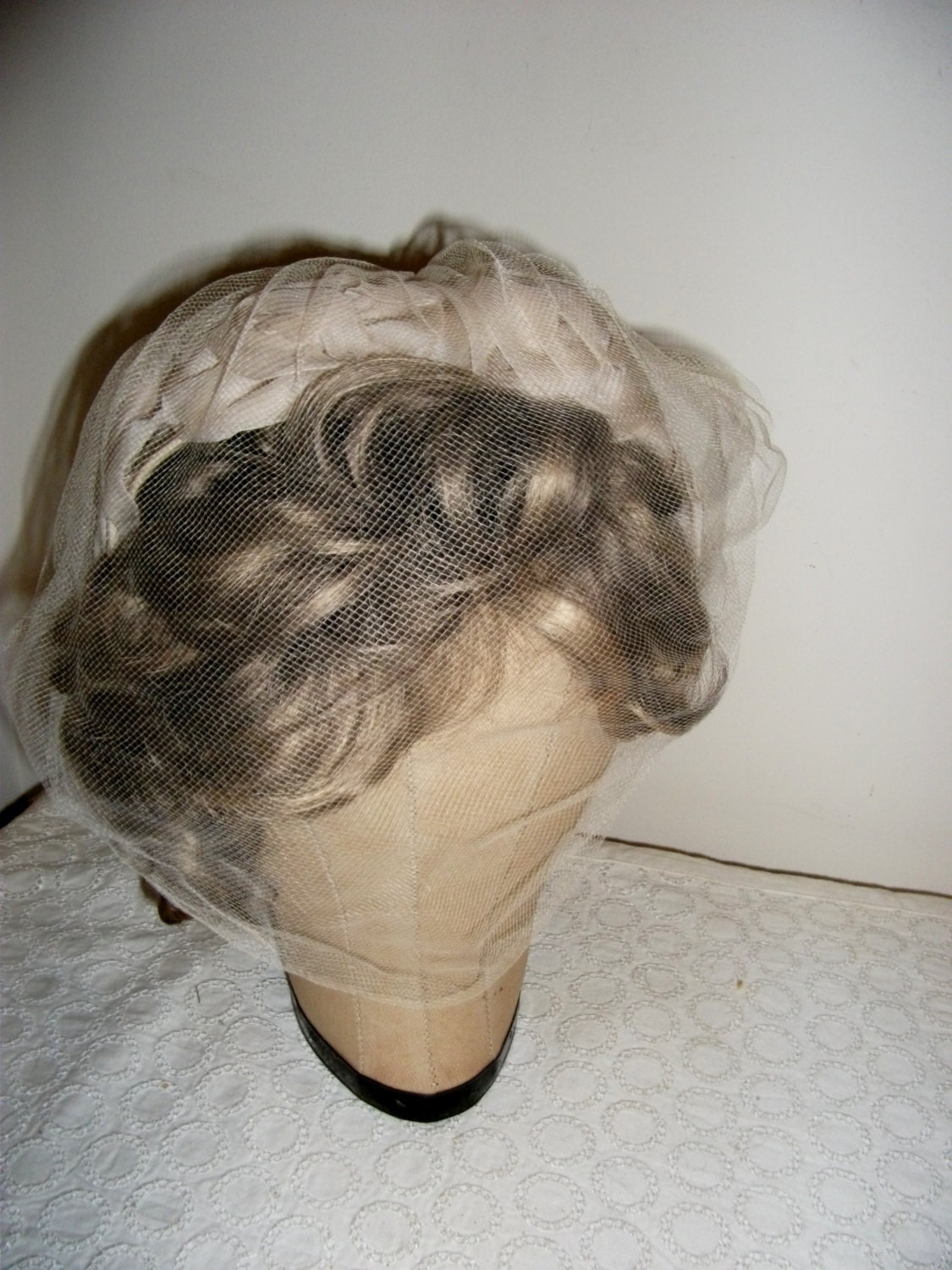 Vintage Ladies Cocktail hat with Veil Circa 1950s Only 10 USD