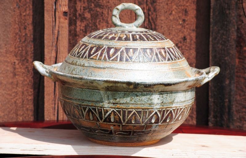 Kitchen Cooking Rustic Casserole ( Hand Carved)
