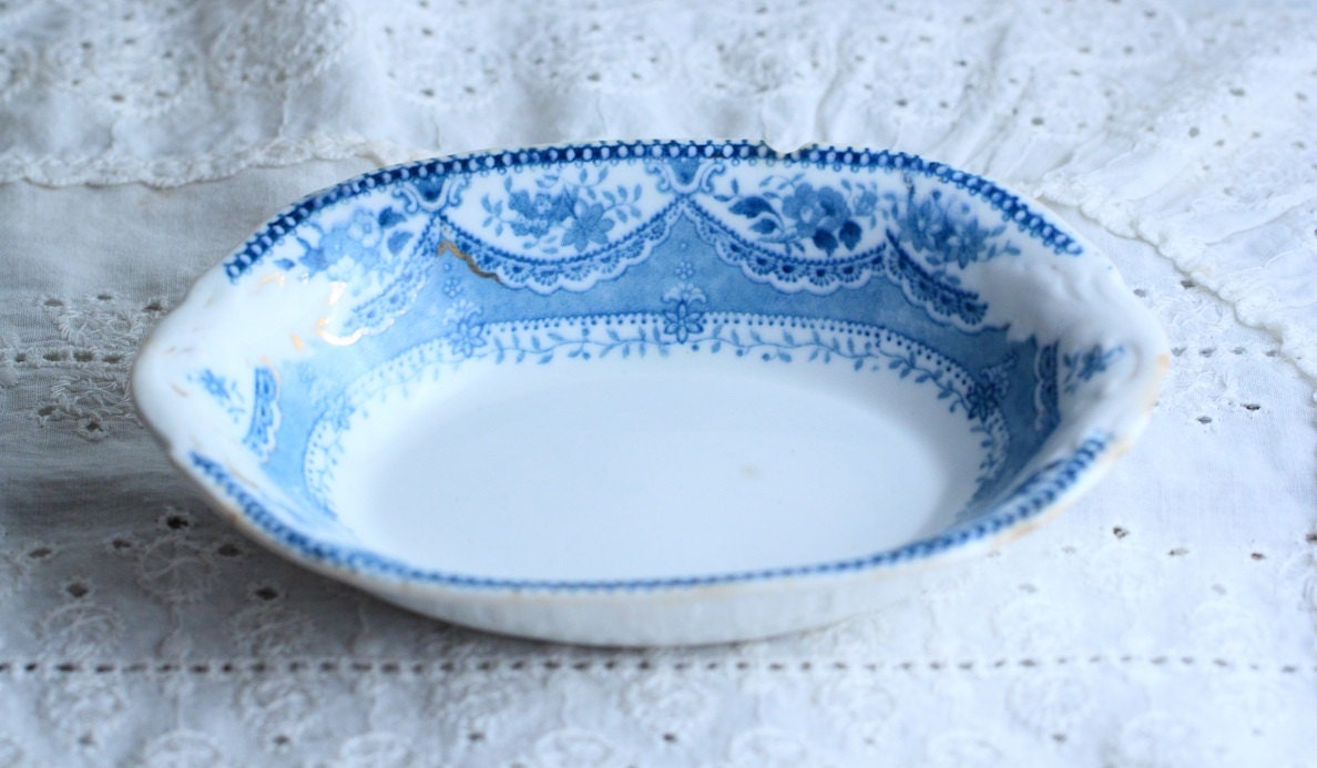 Vintage Bowl Blue White Gold Antique Henry Alcock Cottage Shabby Chic Oval