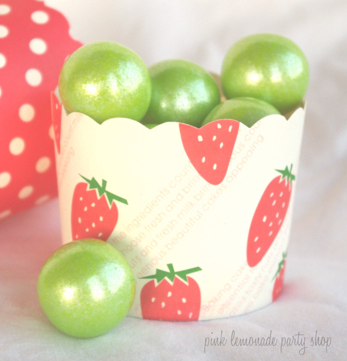 STRaWBeRRY --Nut/Candy/Baking Cups-LarGE--20ct--Parties--cupcakes-gumballs-snacks Il_170x135