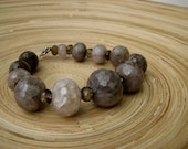 Big and chunky agate and smokey quartz beaded bracelet