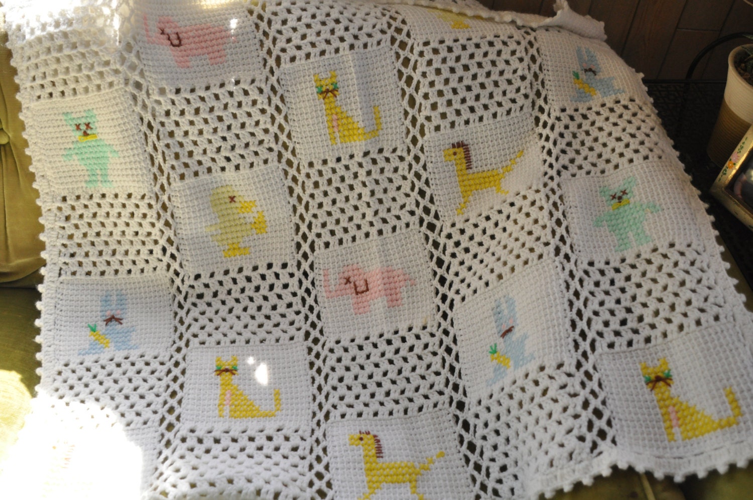 vtg crochet baby blanket, squares, with animals, pastels, chicken scratch style, infant bedding, stoller blanket, wall hanging