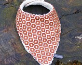 Bandana dribble bib - geometric brown pattern