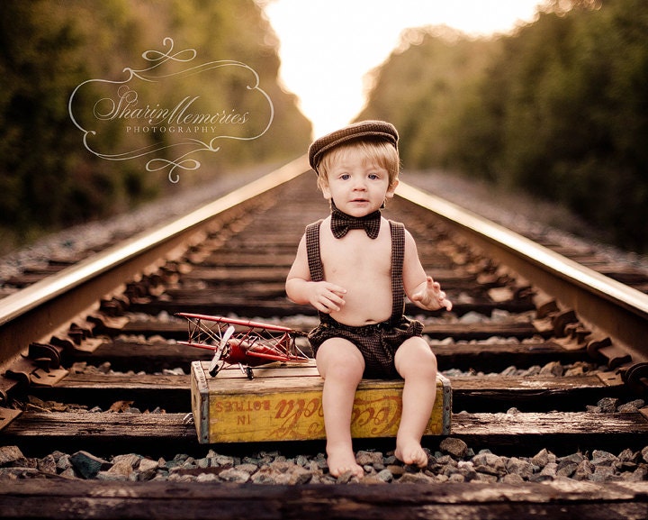 Arthur Newsboy Set.  Diaper Cover, Suspenders, Bow tie, and Newsboy Hat. Great Photo Prop for all ages. Unique cake smashing outfit.