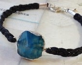 1 Piece of Handmade 0.75" x 0.75" Silver Edged Blue Agate Aura Geode Bracelet (tg.m)
