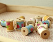 Wooden Spools / Blue Pink Yellow Roses / 1 dozen / by Lovenote Crafts