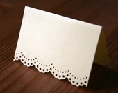 100 Wedding Place Cards - Yellow Honey Bee