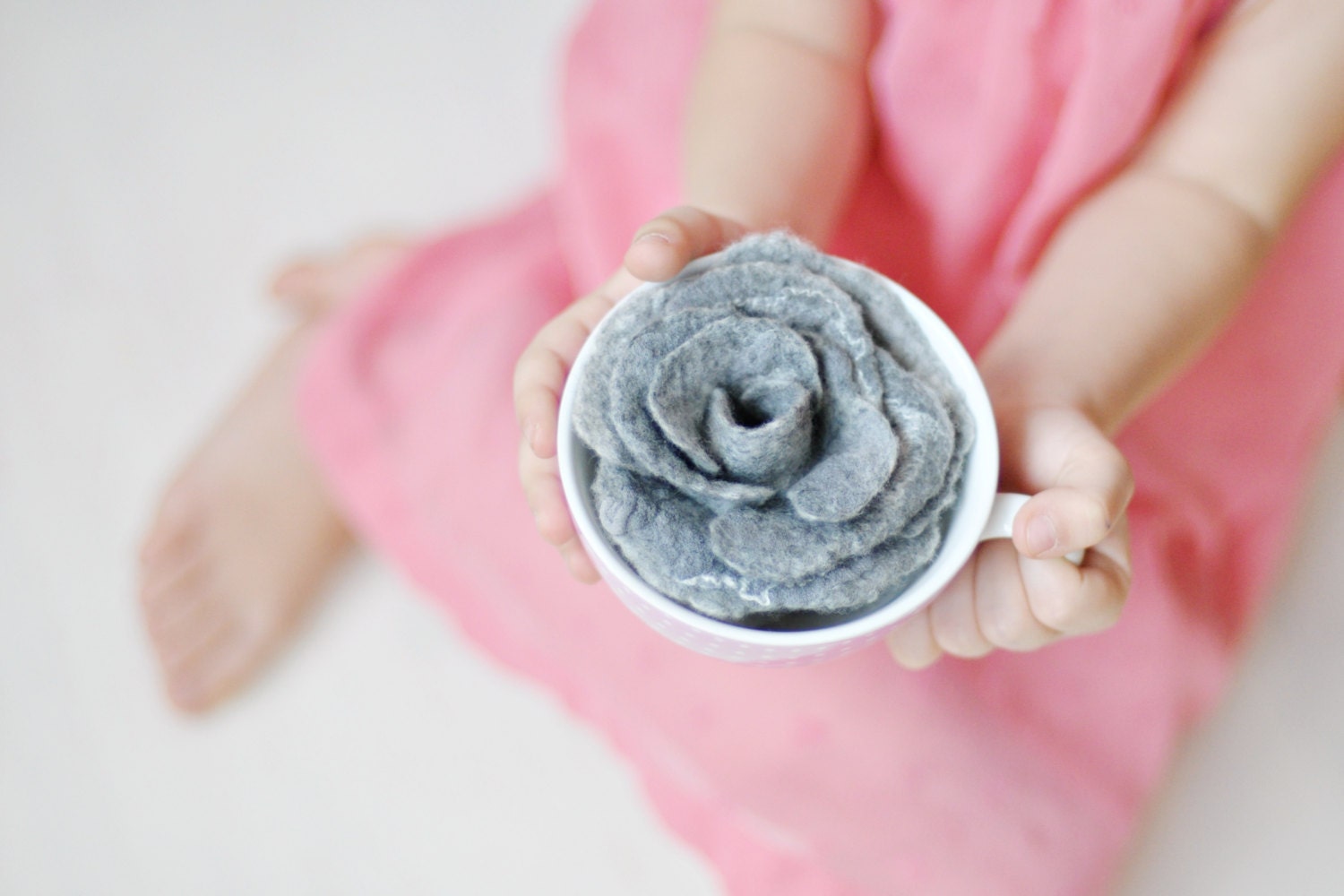 Ready to ship - Gray and white felt flower brooch - Bonjour - With box - Wool Silk - Gray, Grey and White handmade brooch