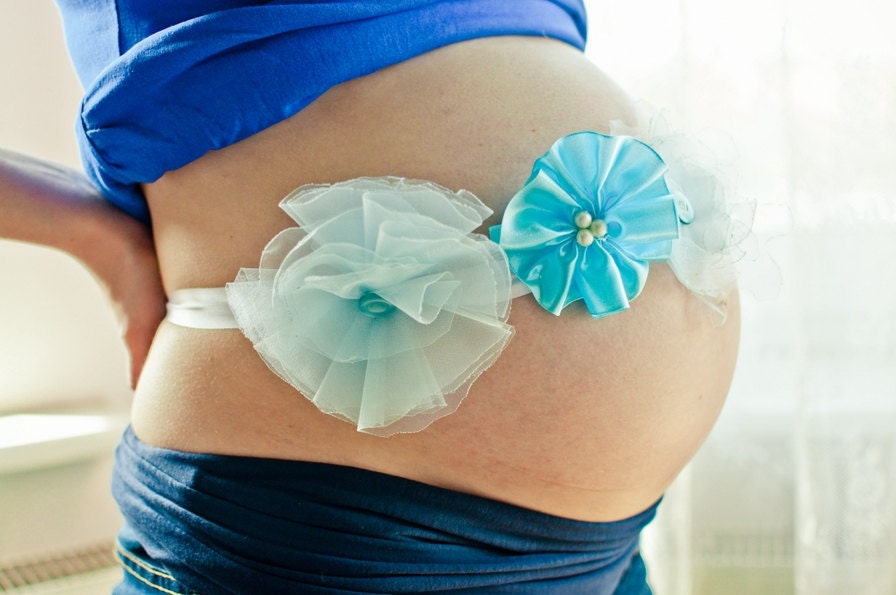 Maternity Sash, Flower Belly Bouquet, Pregnancy Pictures, Pregnancy Photo Prop, Newborn Prop
