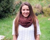 Crochet infinity scarf / brown