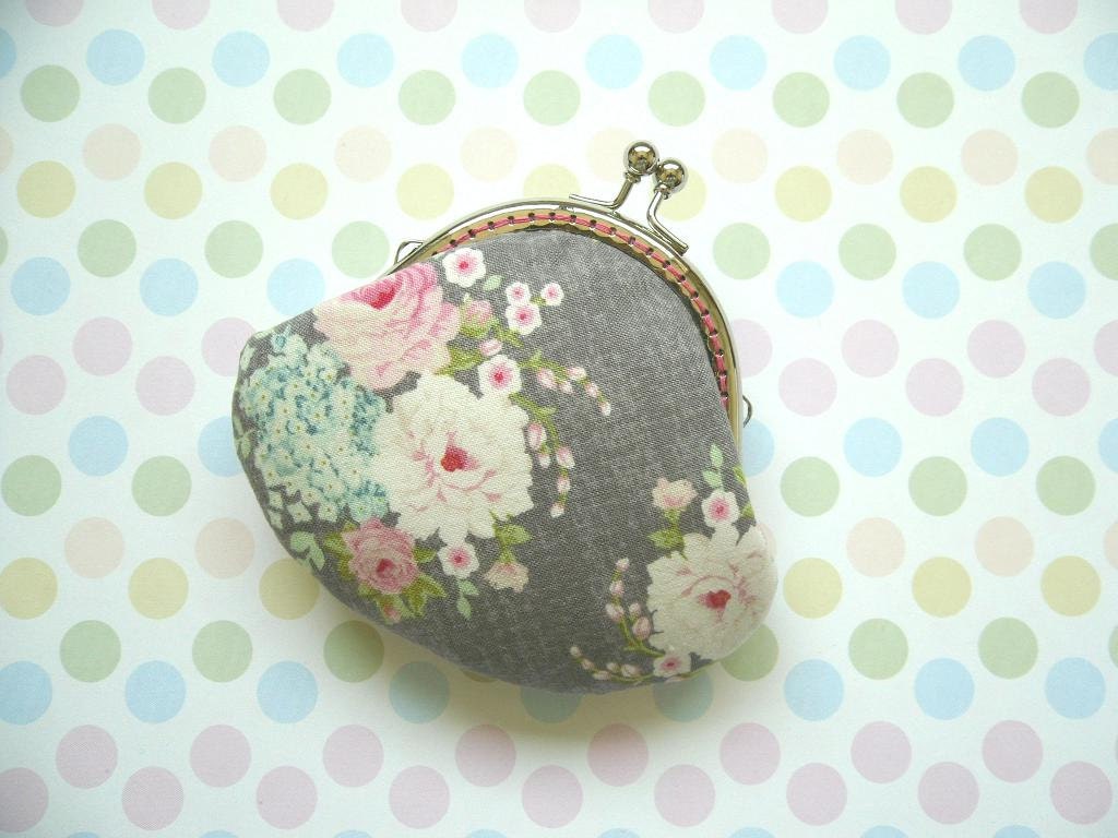 Handmade Coin Purse - Floral in Grey with kiss clasp frame - Tilda fabric - Bridesmaid Gift, Birthday Gift
