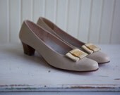 Salvatore Ferragamo Boutique Cream Leather Stacked Heels Pumps Size 9 9.5