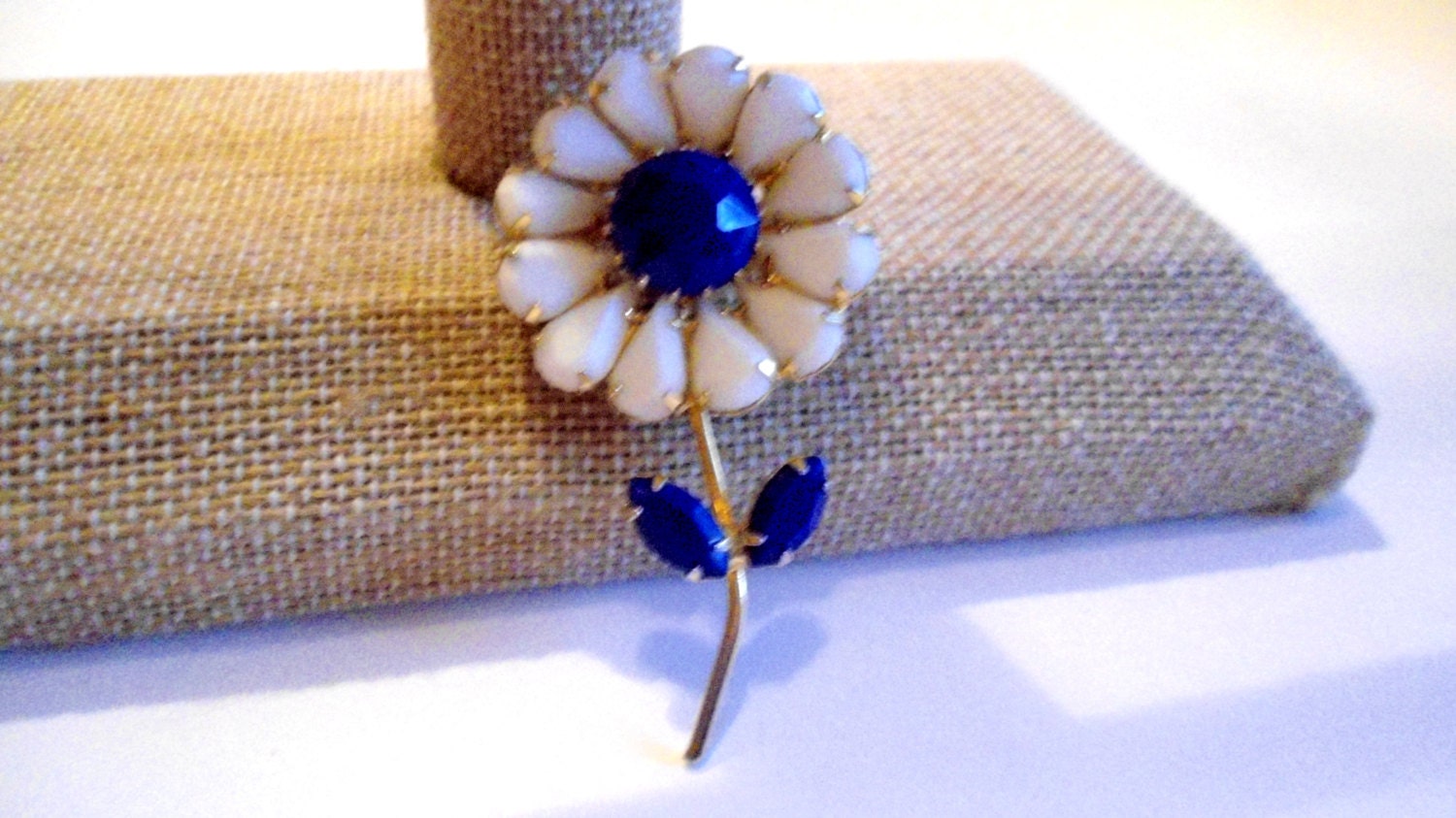 Vintage Art Deco Blue and White Flower Brooch