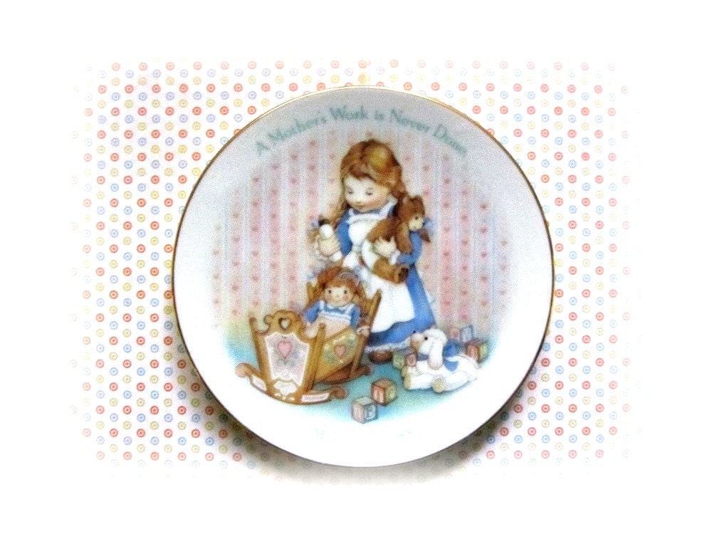 Vintage Avon Mothers Day Plate, Mother's Work 1988, Mothers Day, Girl and Baby, Teddy Bear, Collectible Avon