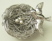 60's Vtg. JEANNE Birds Nest Brooch in Silver tone with 3 Faux Pearl Eggs inside