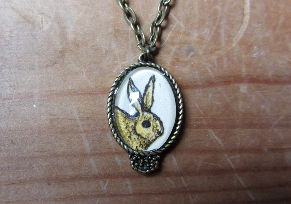 Yellow Rabbit - Illustrated oval pendant - bronze antique - vintage style