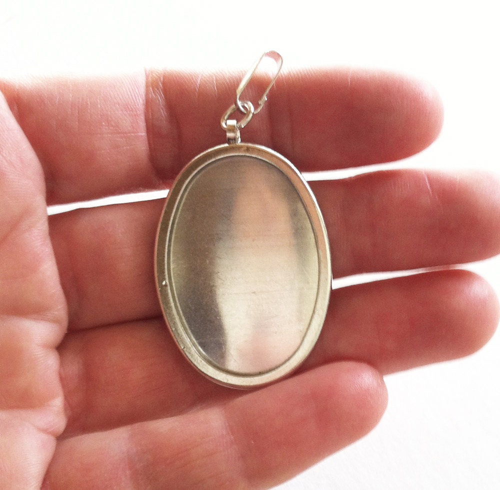 Blank oval pendant frame setting - 28x38mm - three part silver insert fabric embroidery cross stitch photo