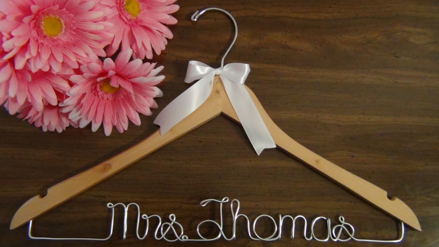 Personalized Keepsake Bridal Hanger, Custom Made Wedding Hangers with Names, Bridal Shower Gift idea,Wedding Photo Props