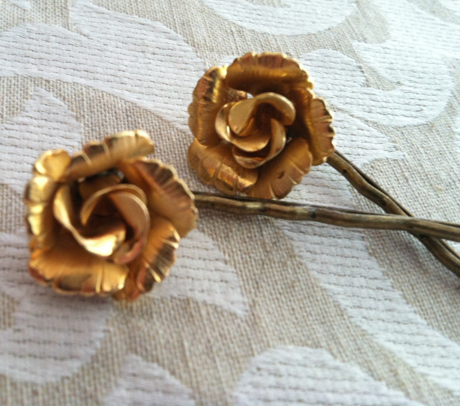 Unique Gold  Lisner. 40 50's Rose Spring Bobby  Pins