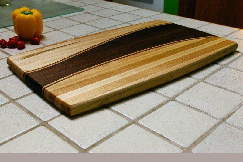 Maple and walnut Wooden Cutting Board with Inlay