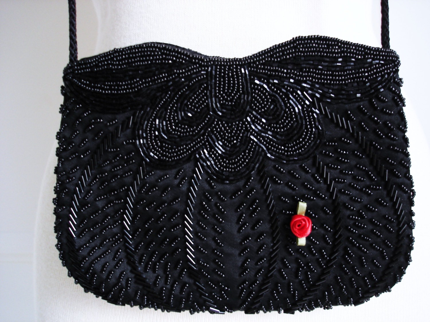Vintage 80s black beaded purse/ abstract design/ small purse/ red rose/ formal evening bag/ cocktail/ wedding/ prom