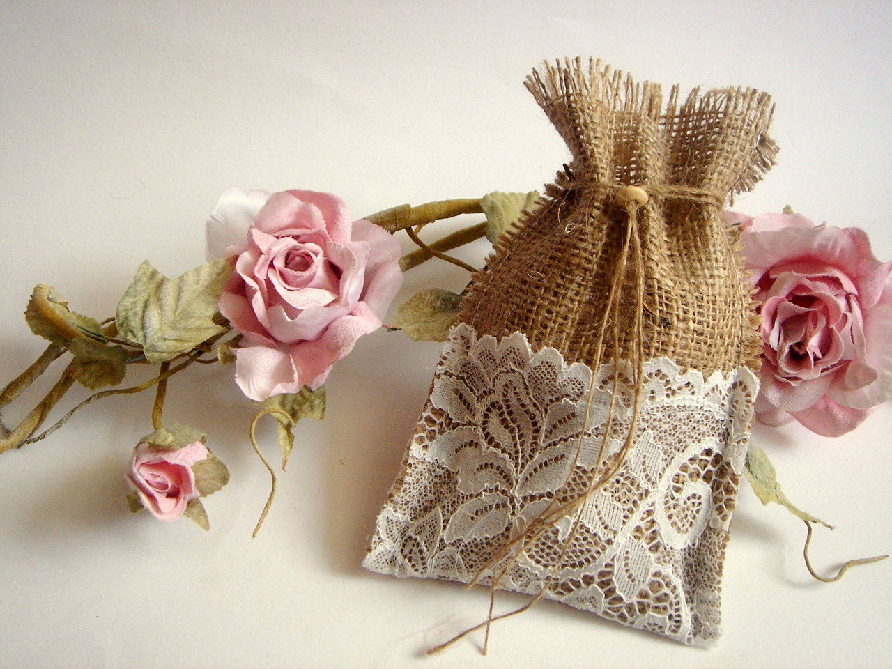 50 Burlap Bags,Rustic favor bags with ivory lace,Rustic eco friendly bags