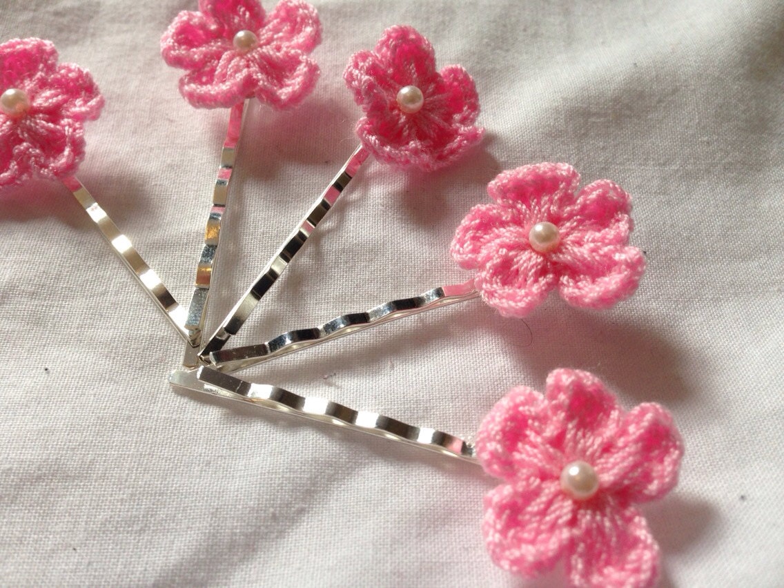 Baby pink bobby pins hair clips- wool knitted hair accessories with small white pearl