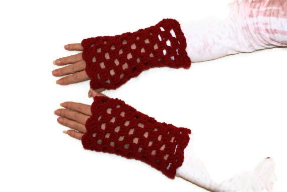 Wedding Gloves, Red Wristwarmers, Lacy Red Gloves, Fingerless Mitts,Christmas Gloves, Red Wristers, Fingerless Mittens, Crochet Gloves