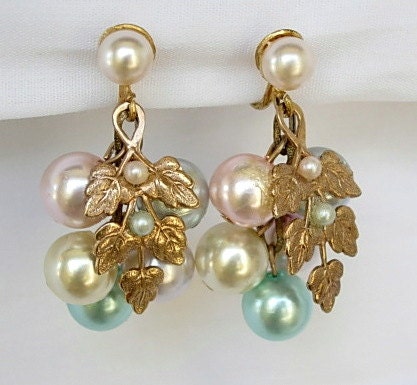 Lovely Vintage Pastel Pink Green Blue Cream Faux Pearl Cluster Hanging Dangle Screw Back Earrings Gold Tone Detailed Leaves Dangling Dainty