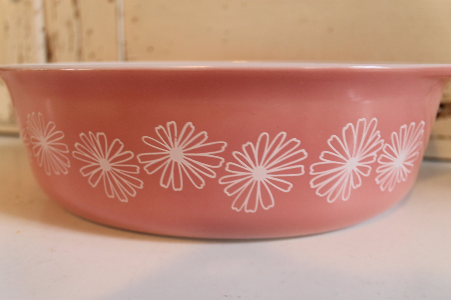 Vintage Pyrex Pink Daisy 2.5 Quart Casserole Dish 045
