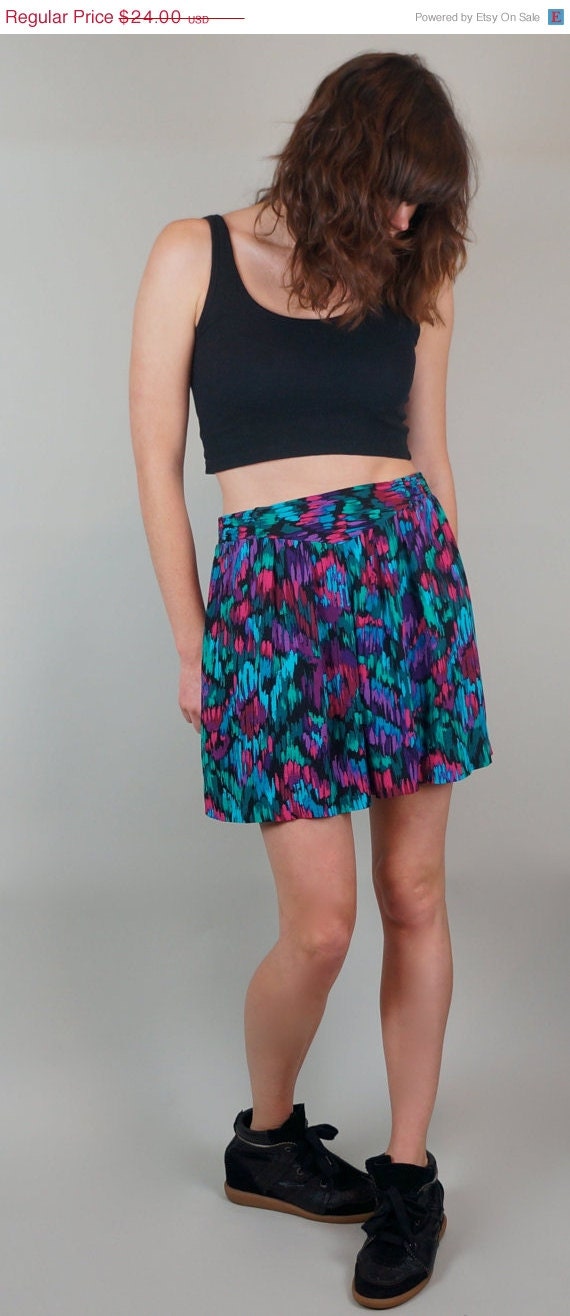 SPRING SALE 80s Abstract Print Mini Skirt // High Waisted Mini Skirt // Vintage Graphic Print Skirt