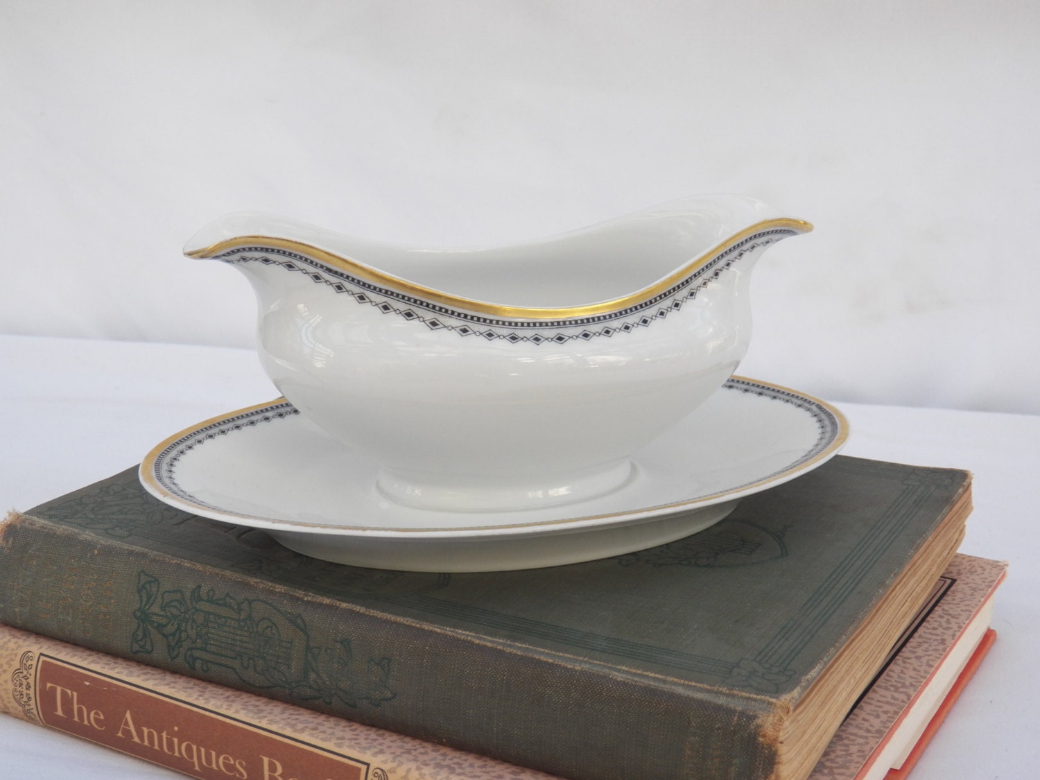 Paul Muller Selb Bavaria Gravy Boat with Attached Underplate Navy Blue Diamond pattern with Gold Trim Fine China Sauce Serving Dish