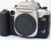 Canon EOS Elan IIe 2e 35mm SLR Film Camera - Excellent Working Camera - Quartz Display - Chrome and Black Body