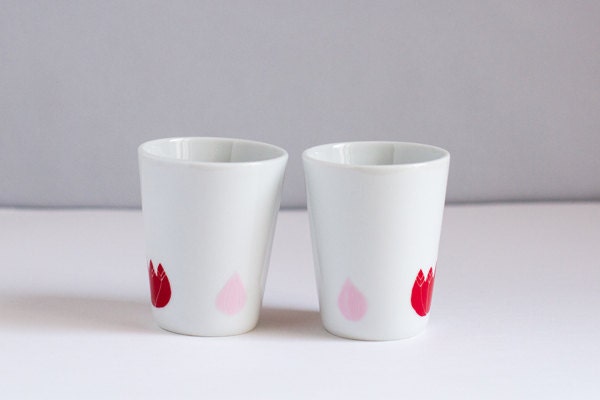 Small flowers cups
