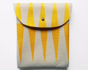 LEATHER POUCH // beige leather with yellow tribal print