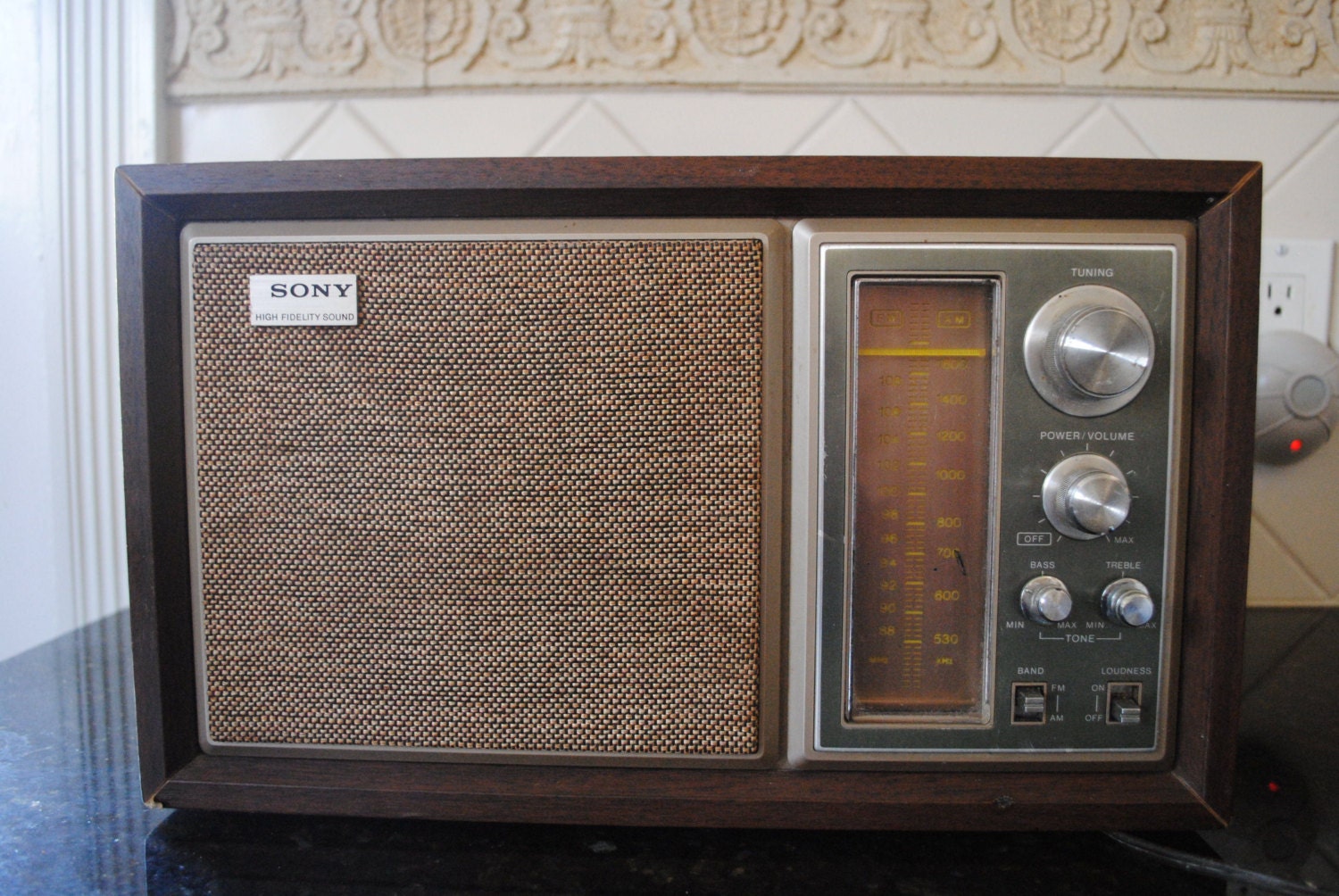 Vintage Sony High Fidelity AM FM Radio icf-955OW