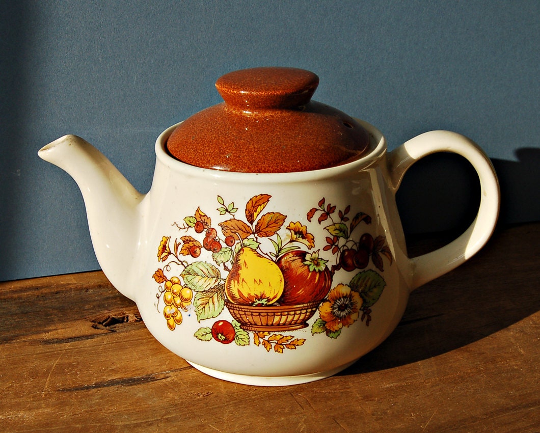 1970s Sadler autumn fruits and colours ceramic teapot