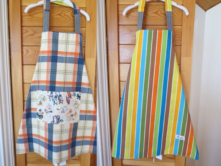 Unisex reversible kids aprons