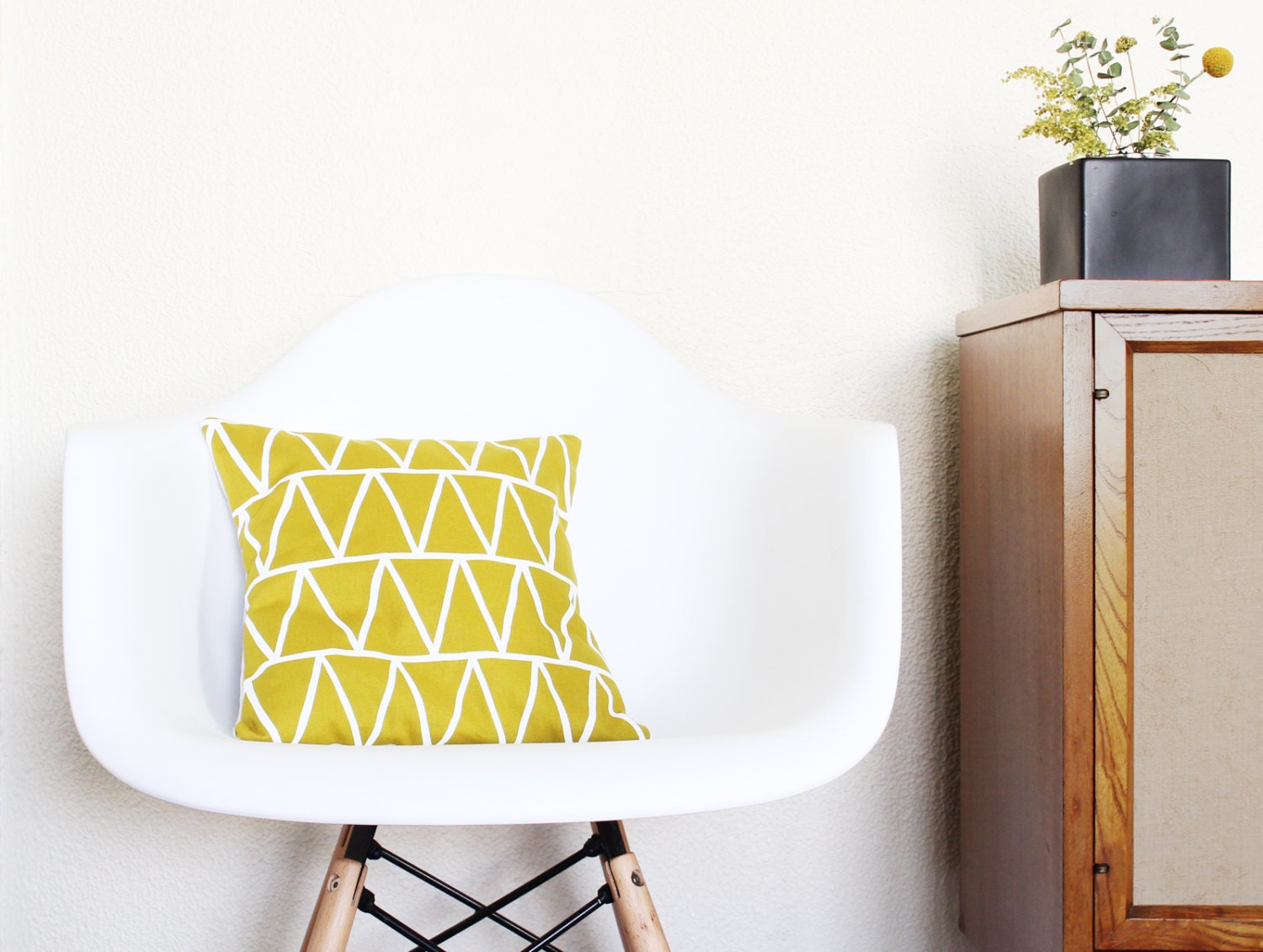 Jungle Gold Triangles - Linen Pillow - 13 x 13 in.