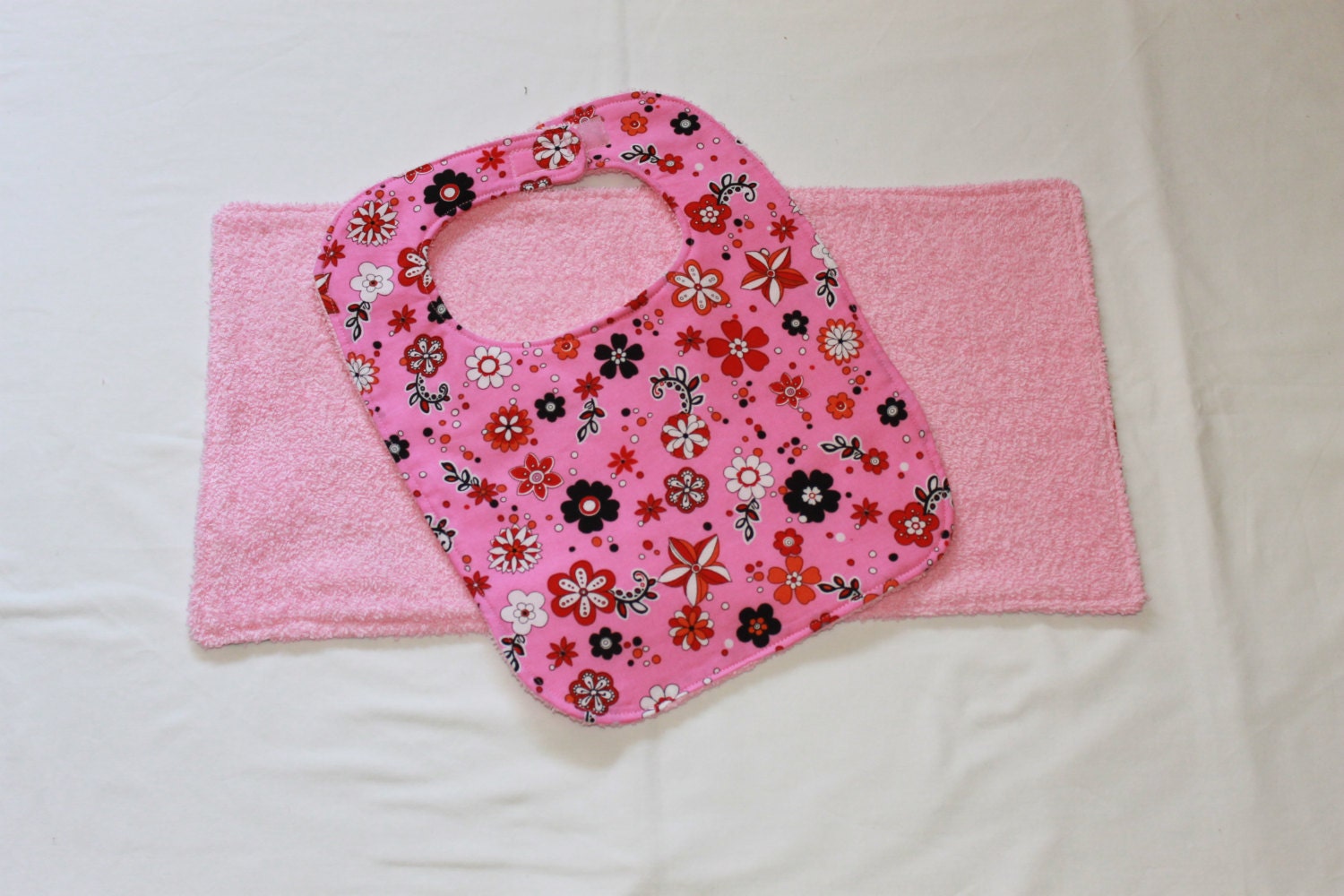 Coordinating Bib Set -Bib and Burp Cloth - Burp cloth Set - Cotton and Terry Cloth - Pink