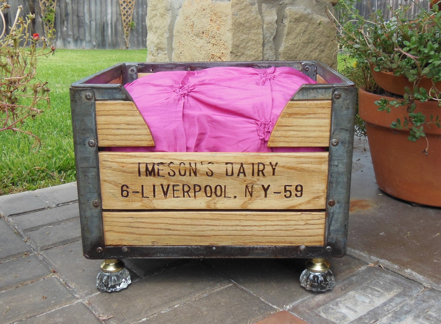 Cat Bed. Dog Bed. Pet Bed. Wooden 1959 Milk Crate. OOAK Antique