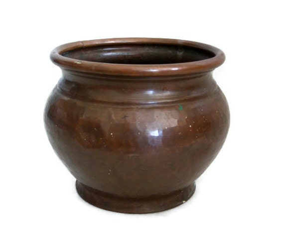 Vintage copper planter, hammered & hand wrought pot - Earthy home decor, houseware - Rustic garden, patio, porch, kitchen decoration bucket