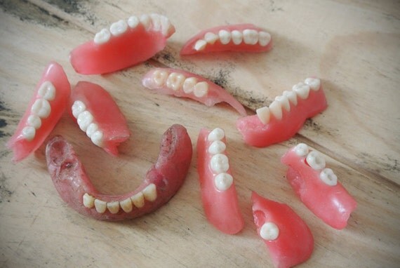 Lot of Vintage Broken & Partial Dentures featured image