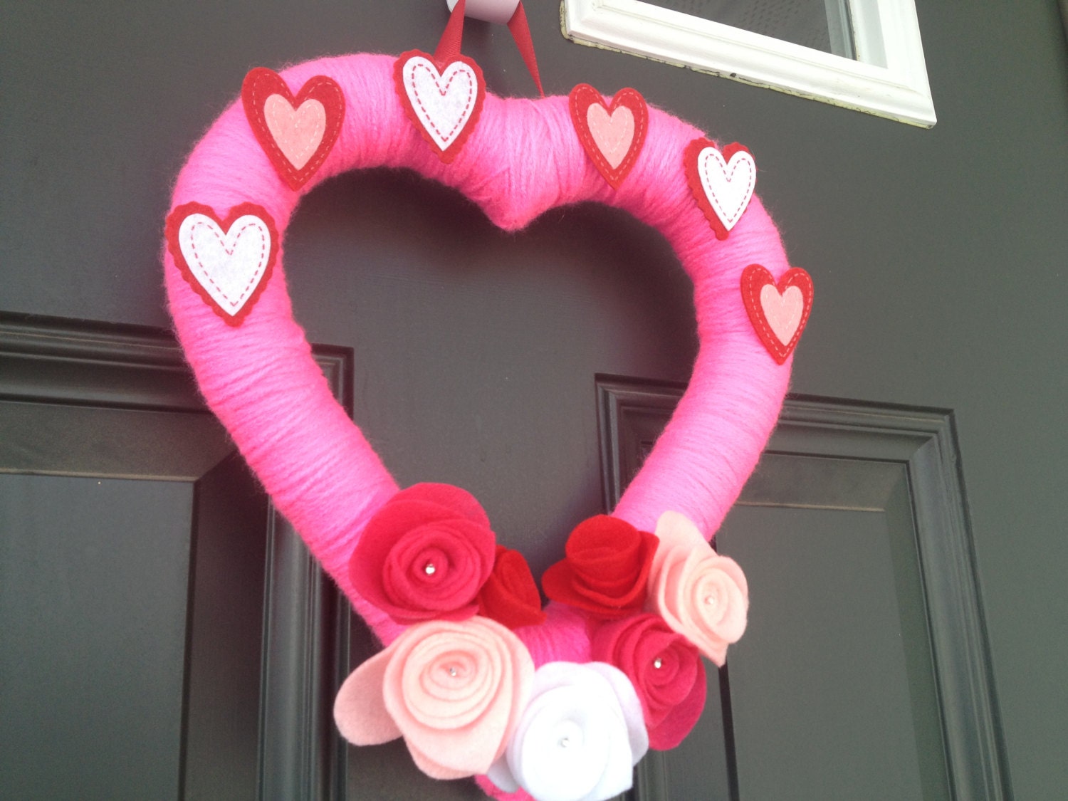 Valentine's Day Heart Shaped Yarn Wreath. Modern style, hot pink, red, white. Ready to Ship.