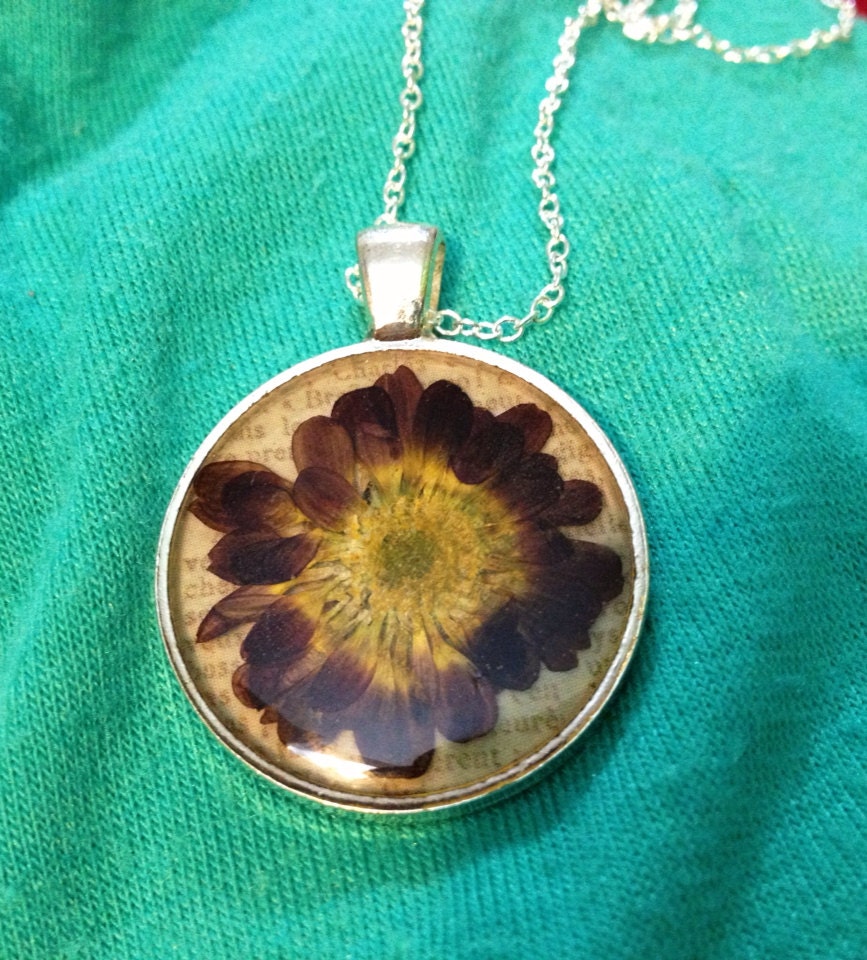 Pressed Flower Pendant Necklace 