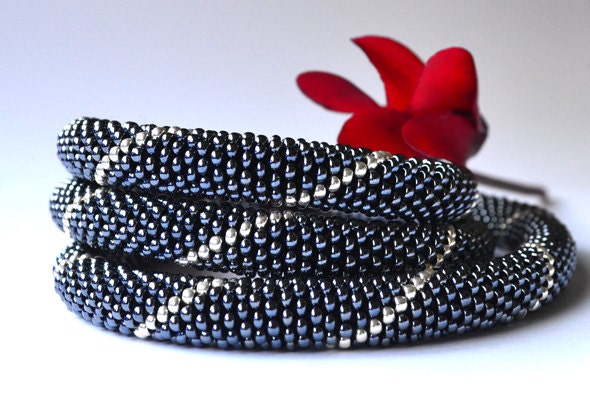 Crochet Rope Seed Bead Necklace and Bracelet / Black and Silver Necklace and Bracelet / Beadwork / Beaded Jewelry / Handmade Jewelry