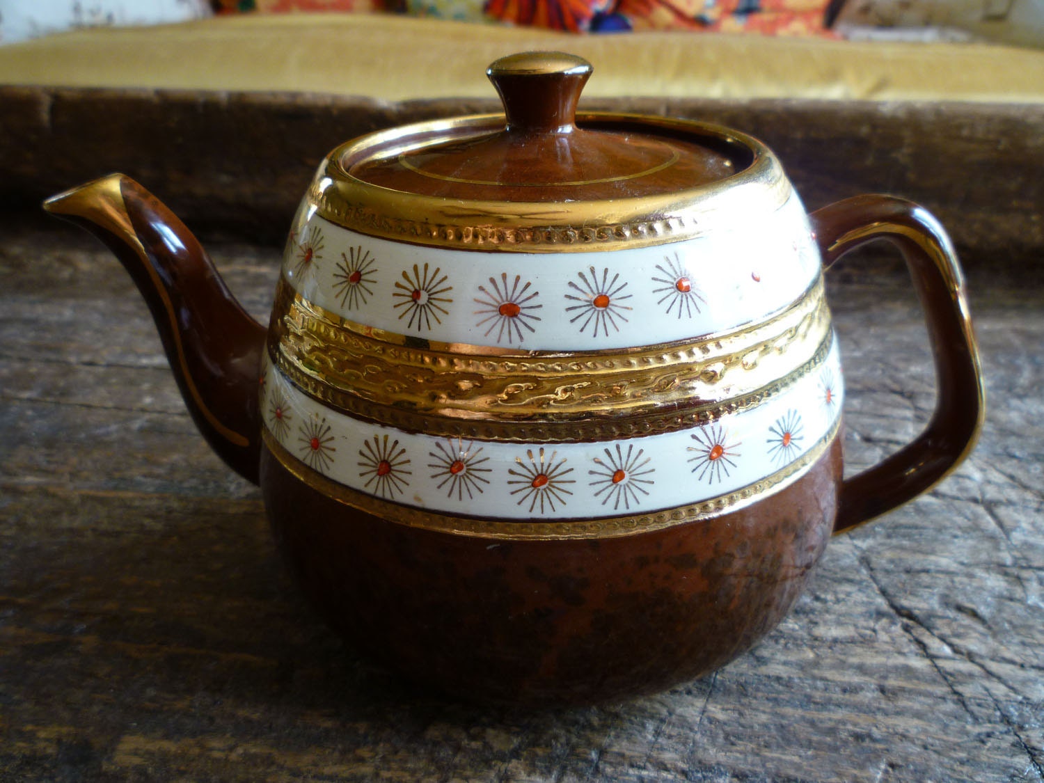 Vintage 1940s Arthur Wood English Teapot