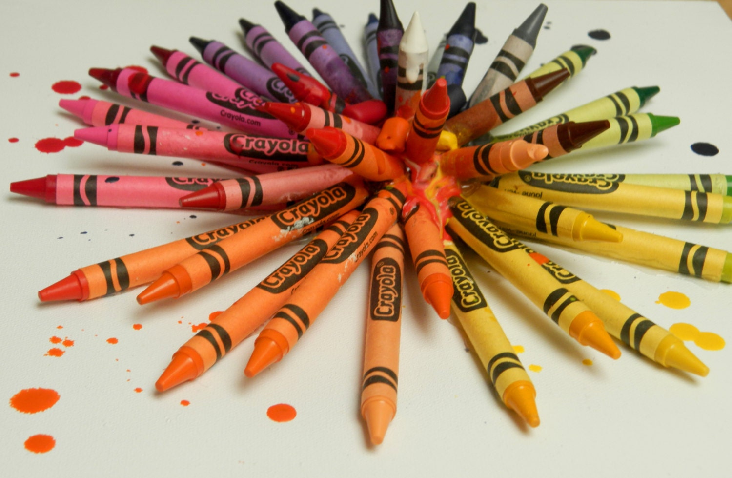 DELICIOUS CRAYON Art Bright 3D Atomic Star Burst of Rainbow Crayola Colours & Melted Wax Spots
